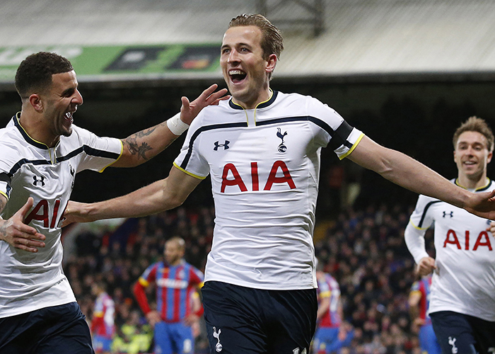 篮下两把大扫帚！文班亚马疯狂干扰 尼克斯内线连续3次进攻无果（文班亚马篮下统治力爆棚，尼克斯内线三次冲击均遭封锁）