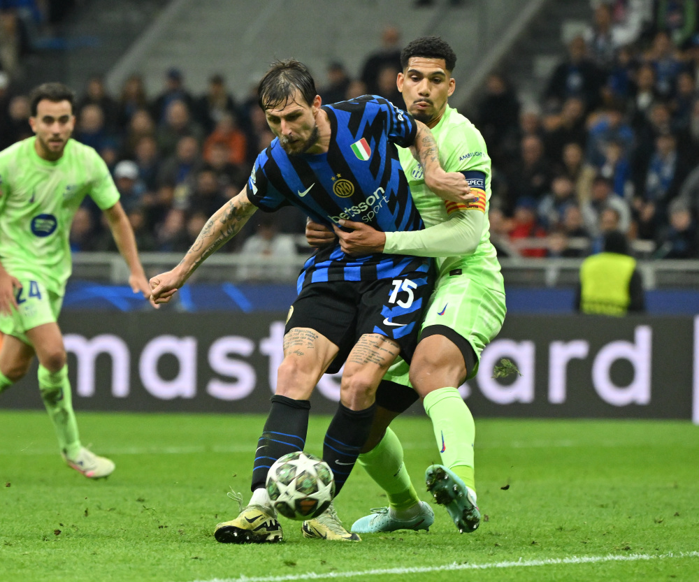 麦克阿瑟vs狮吼首发：池东沅PK维迪奇，奥谢、霍尔先发（麦克阿瑟对阵狮吼首发公布：池东沅迎战维迪奇，奥谢与霍尔先发）