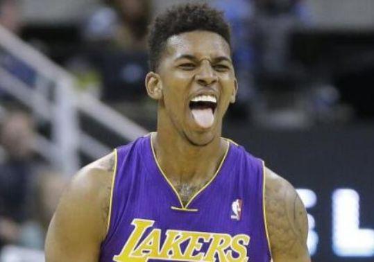 体坛记忆｜保罗下赛季难道真的要加盟湖人了吗，我看未必（体坛记忆｜保罗下赛季真要投奔湖人？未必如此）