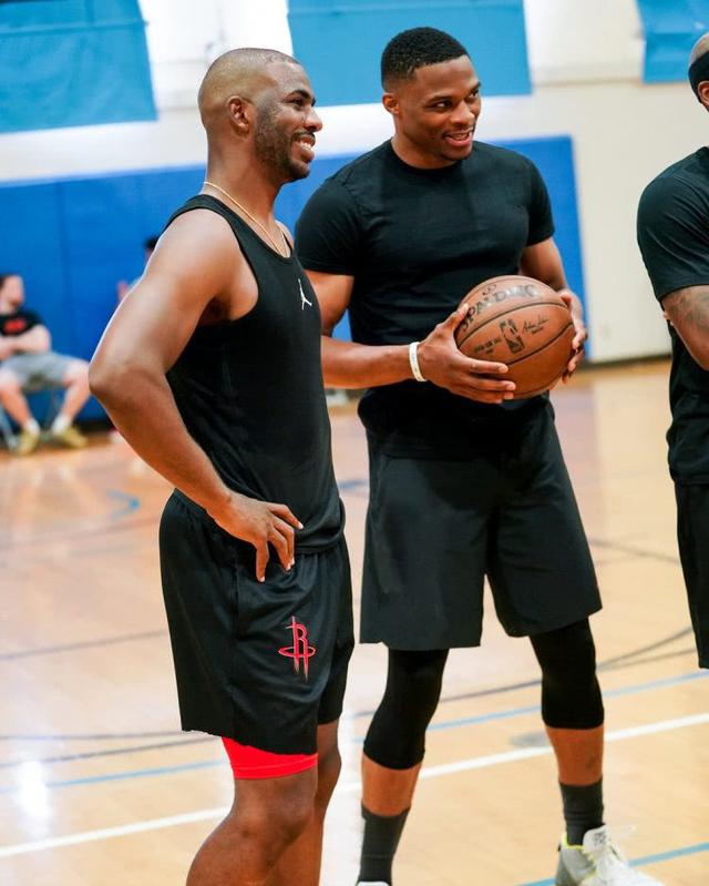 NBA杯MVP榜：布伦森&唐斯领跑，福克斯第三&文班第五（NBA季中锦标赛MVP榜：布伦森与唐斯领衔，福克斯位居第三，文班亚马排第五）