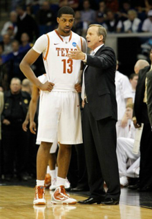 吉尔摩社媒晒照：手术成功，康复之路开始（吉尔摩在社媒晒照：手术顺利，开启康复之旅）