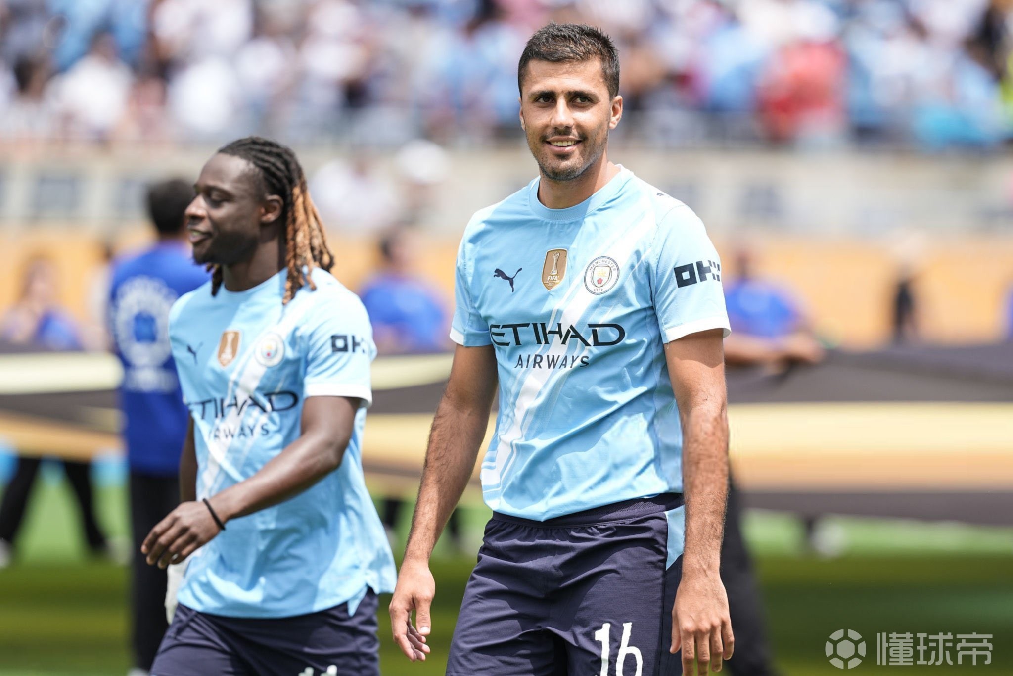 布斯克茨和阿尔巴结束球员生涯，巴萨官方发文祝福（巴萨官方送祝福：布斯克茨与阿尔巴正式挂靴）