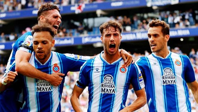 记者：恰尔汗奥卢右腿内收肌拉伤，阿切尔比右腿屈肌拉伤（队内伤情更新：恰尔汗奥卢右腿内收肌、阿切尔比右腿屈肌拉伤）