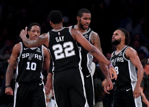 塞维利亚爆冷击败强敌震惊全西班牙（塞维利亚爆冷掀翻豪强，震撼西班牙足坛）