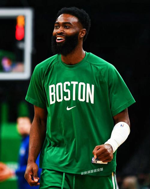 镜报：曼联可能夏窗再追戈麦斯，球员曾说过他想去利物浦（镜报：曼联或今夏再次追逐戈麦斯，此前球员曾表态更向往利物浦）