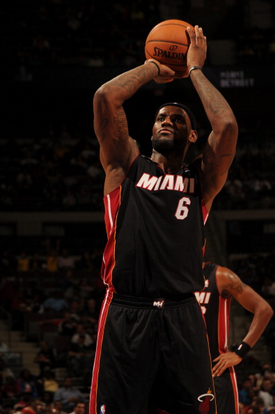 记者：切尔西中场霍尔加盟埃弗顿的转会费为2400万镑+浮动（记者：埃弗顿以2400万英镑加浮动签下切尔西中场霍尔）