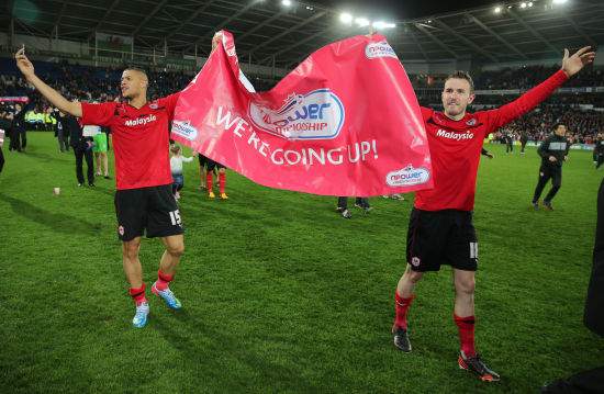 穆罕默德·萨拉赫可能转会至美国MLS，与梅西讨论可能性，但利物浦合同至2027年，交易尚未确定。（萨拉赫或转投MLS，与梅西商讨可能性；但其与利物浦合同至2027，交易仍未敲定）