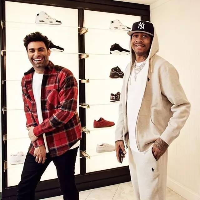 库里26000分里程碑：历史第22人 现役第5仅输詹杜哈登威少（库里达成生涯26000分：历史第22位，现役第5，仅落后詹姆斯、杜兰特、哈登与威少）