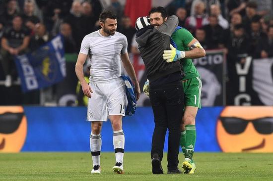 卡罗：若阿隆索报价维尔茨会去，但阿隆索在皇马影响没那么大（卡罗：阿隆索若出价维尔茨会答应，但他在皇马话语权并不大）