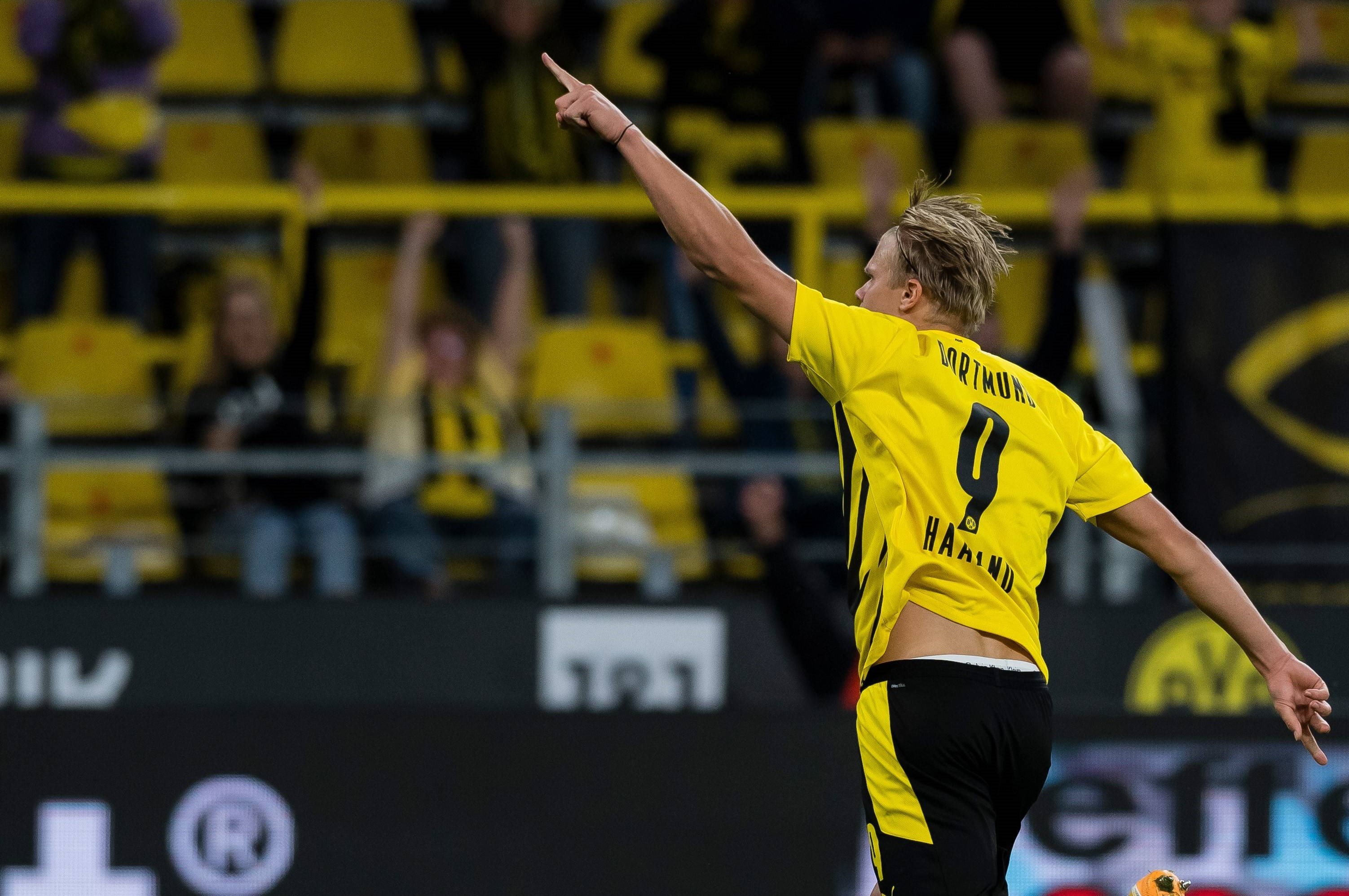 罗体：米兰vs拉齐奥VAR将被停哨；主裁未判点球正确但解释有误（罗马体育报：米兰对拉齐奥涉事VAR将被停赛，主裁拒判点球无误但解释不当）