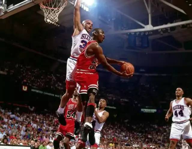 意媒：萨里要求拉齐奥冬窗买中场，梦想得到弗拉泰西（意媒：萨里盼拉齐奥冬窗补强中场，首选弗拉泰西）