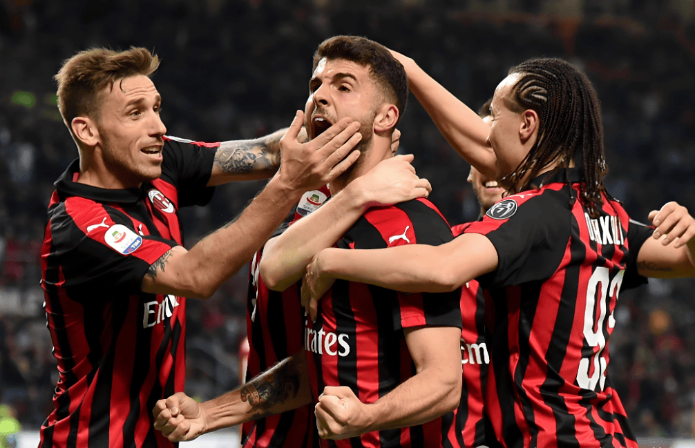 埃斯特旺经纪人：我们连续4年和巴萨谈转会，但对方财政困难（埃斯特旺经纪人：与巴萨四年洽谈转会受阻，因其财务吃紧）