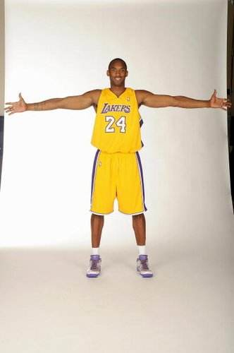 记者：今年租借效力大阪樱花的拉斐尔正与一家中国俱乐部谈判（记者称：本赛季租借效力大阪樱花的拉斐尔正与一家中国俱乐部进行谈判）