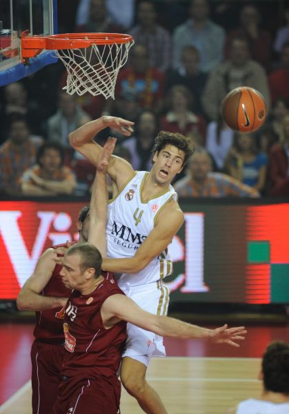 滋贺湖王总比分4-3淘汰沼津升入日丙，首度挺进职业联赛（滋贺湖王总分4比3击退沼津，升上日丙，队史首次跻身职业联赛）