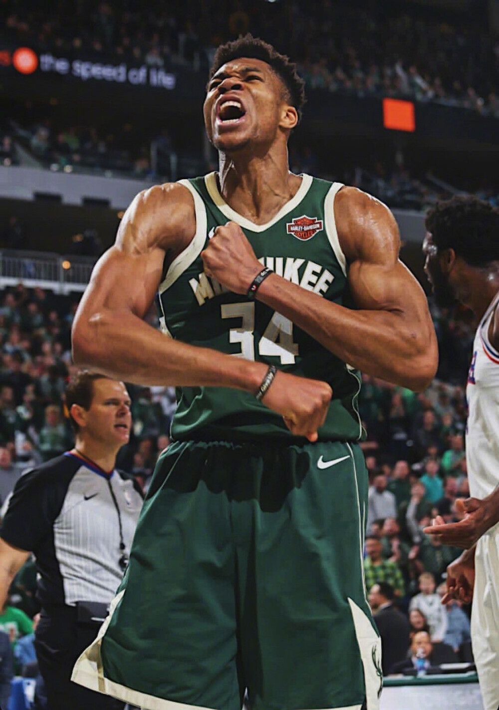 法尔克：凯恩与拜仁愿意续约至2028年，他愿意世界杯后再谈（法尔克：凯恩与拜仁倾向续约到2028，世界杯结束后再谈判）