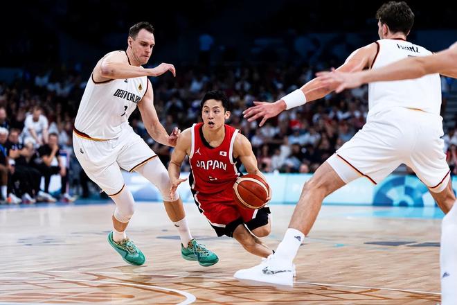 执教生涯意甲拿到1000分，斯帕莱蒂成历史第五人（斯帕莱蒂意甲执教积分破千，历史排名第五）