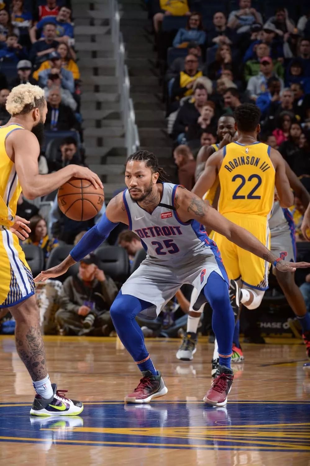 足球报：本土教练担纲国足主帅的可能性大增，邵佳一已报名（足球报：本土教头接任国足主帅概率走高，邵佳一已报名）