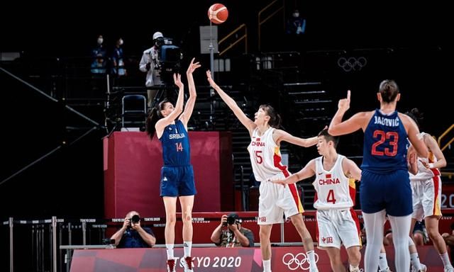 女子篮球联赛赛季精彩进球回顾（本赛季女篮联赛高光进球盘点）