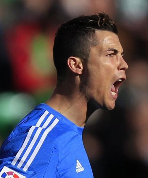 英超第14轮：达洛特破门 曼联1-1西汉姆联（英超第14轮：达洛特建功，曼联1-1战平西汉姆联）